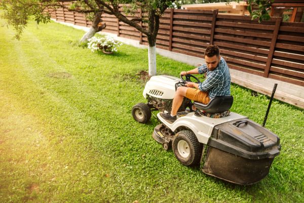 Cost of Industrial Lawn Mowing in Gaithersburg