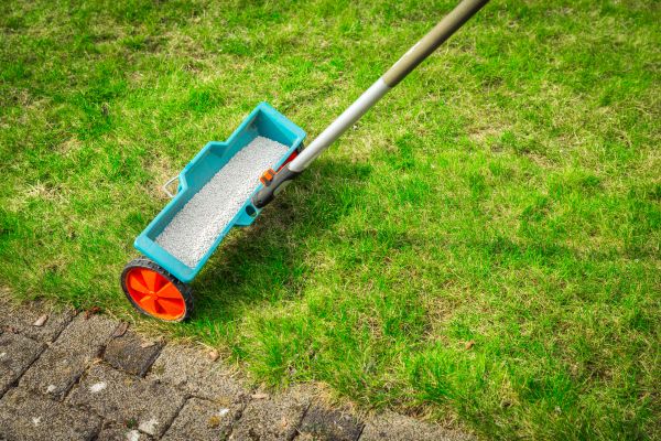 Cost of Commercial Lawn Treatment in Gaithersburg